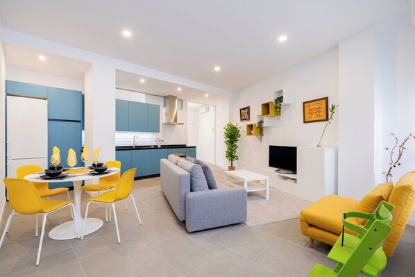 Apartment, 1 Bedroom | Living area - Dobo Madrid Cochabamba (Madrid)