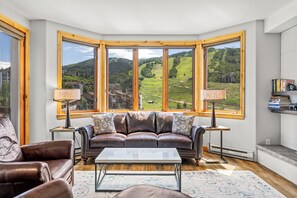 Interior - Torian Plum's Finest! Chic Top Floor, Base Area Condo w/Great Amenities (Steamboat Springs)