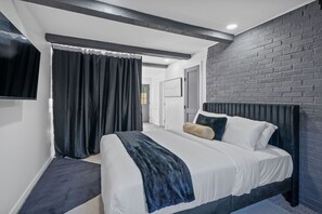 5 habitaciones, tabla de planchar con plancha, wifi y ropa de cama 
