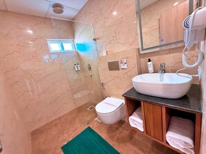 Free toiletries, hair dryer, towels