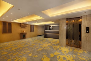 Reception - asar Capoors Hotel Hazratganj by Orion Hotels (Lucknow)