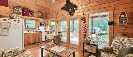 House, 1 Bedroom | Living area | Smart TV