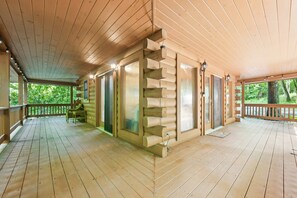 House, 1 Bedroom | Terrace/patio