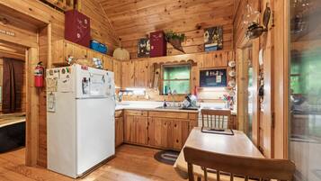 Rumah, 1 kamar tidur | Dapur pribadi | Lemari es, oven, mesin pembuat kopi/teh, dan pemanggang roti