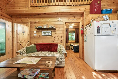 Cozy Creekside Cabin With Wraparound Porch 1 Bedroom Home