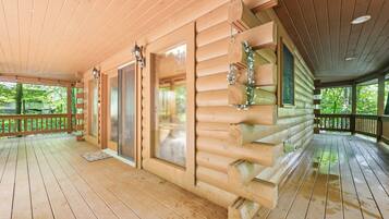 House, 1 Bedroom | Terrace/patio