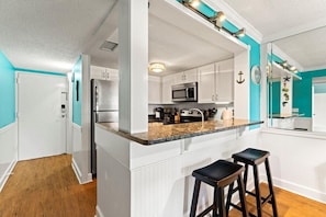 Condo, 2 Bedrooms | Private kitchen
