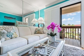Condo, 2 Bedrooms | Living area