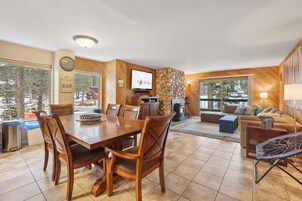 公寓式客房, 3 间卧室 | 用餐