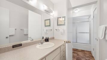 Condo, 3 quartos | Banheiro