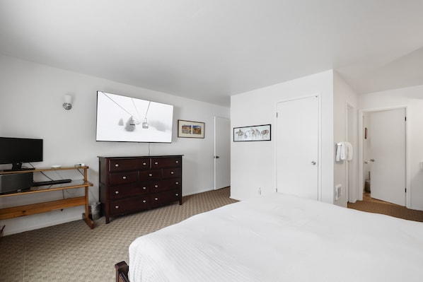 Condo, 3 Bedrooms