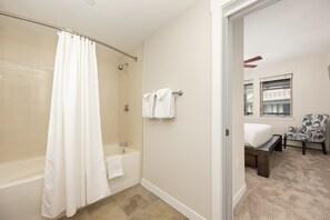 Condo, 1 Bedroom | Bathroom | Towels