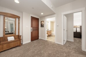 Condo, 1 Bedroom | Bathroom | Towels - Premium Unit 4663 - One Bedroom w/Full Kitchen - Fraser Crossing/Founders Pointe 1 Condo (Winter Park)