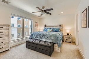 2 habitaciones y espacio para trabajar con laptop