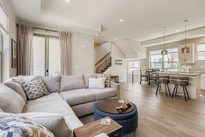 House, 2 Bedrooms | Living area | Smart TV