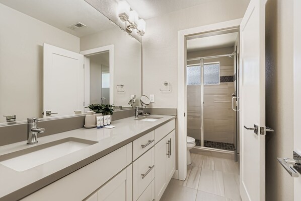 House, 2 Bedrooms | Bathroom