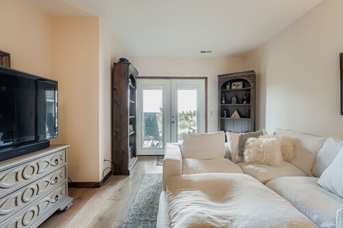 Chimney Creek 2 Bedroom Condo