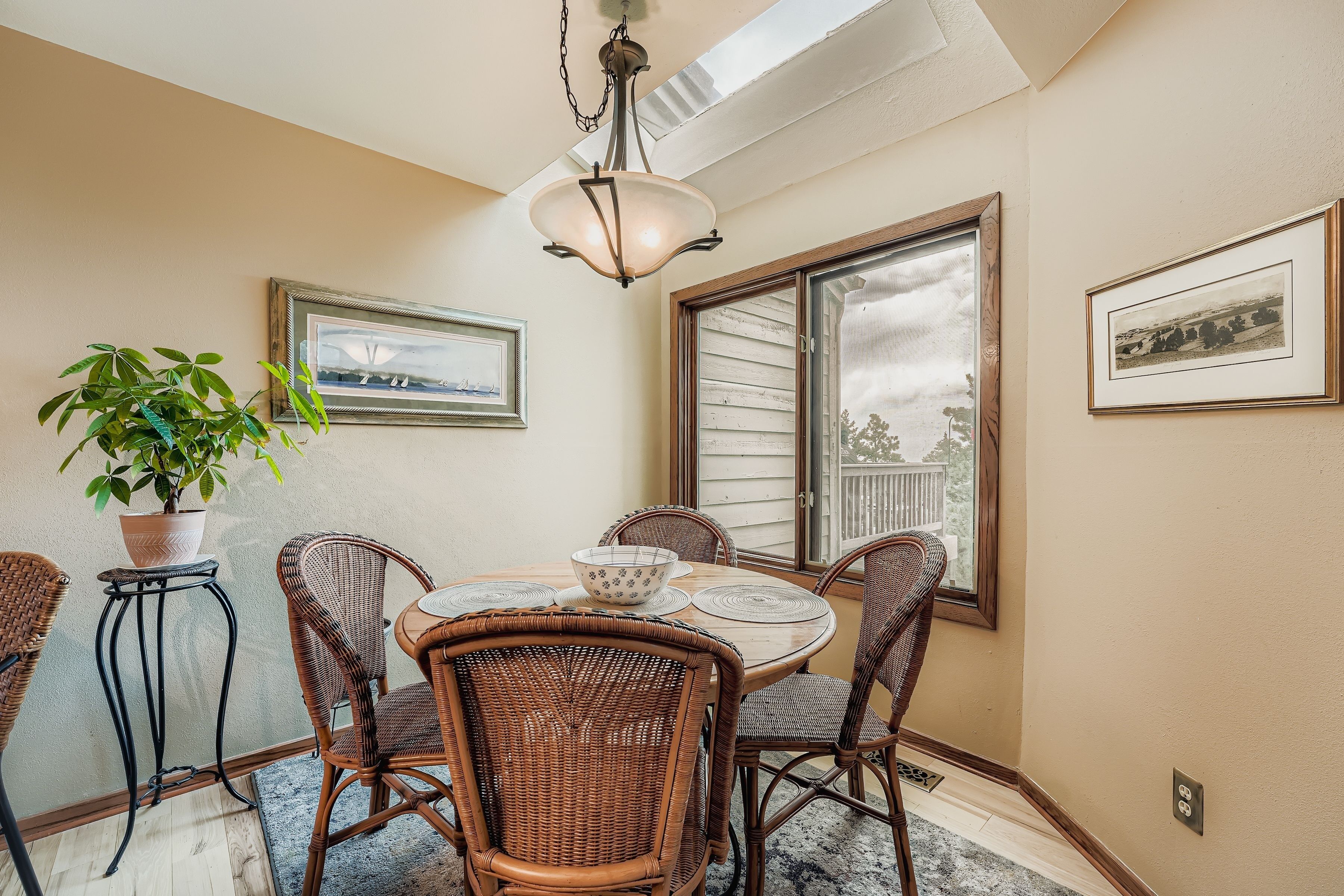 House, 2 Bedrooms | Dining