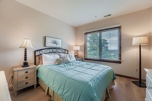 Condo, 2 Bedrooms | 2 bedrooms, laptop workspace, free WiFi