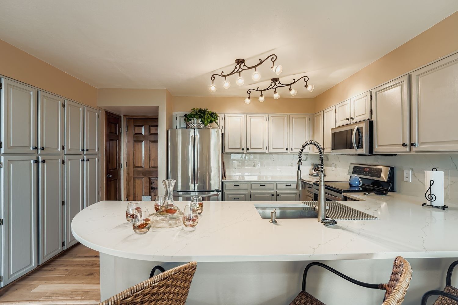 House, 2 Bedrooms | Private kitchen | Fridge, oven, coffee/tea maker, toaster