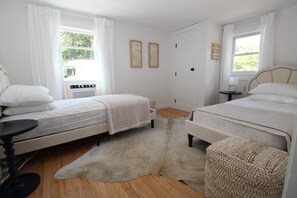 3 bedrooms, iron/ironing board, WiFi - New to Rentals, Vacation Compound 2413 (Dennis)