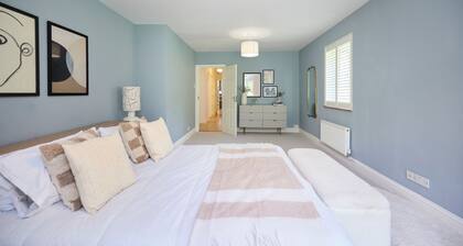 The Lindens Garden Retreat