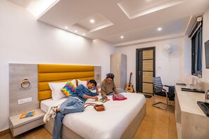Deluxe Private Room with Ensuite Bathroom | 무료 WiFi