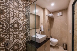 Standard Private Room with Ensuite Bathroom | Salle de bain