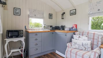 Cottage | Interior