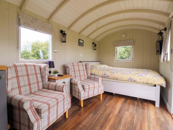 1 bedroom, individually decorated, individually furnished, free WiFi