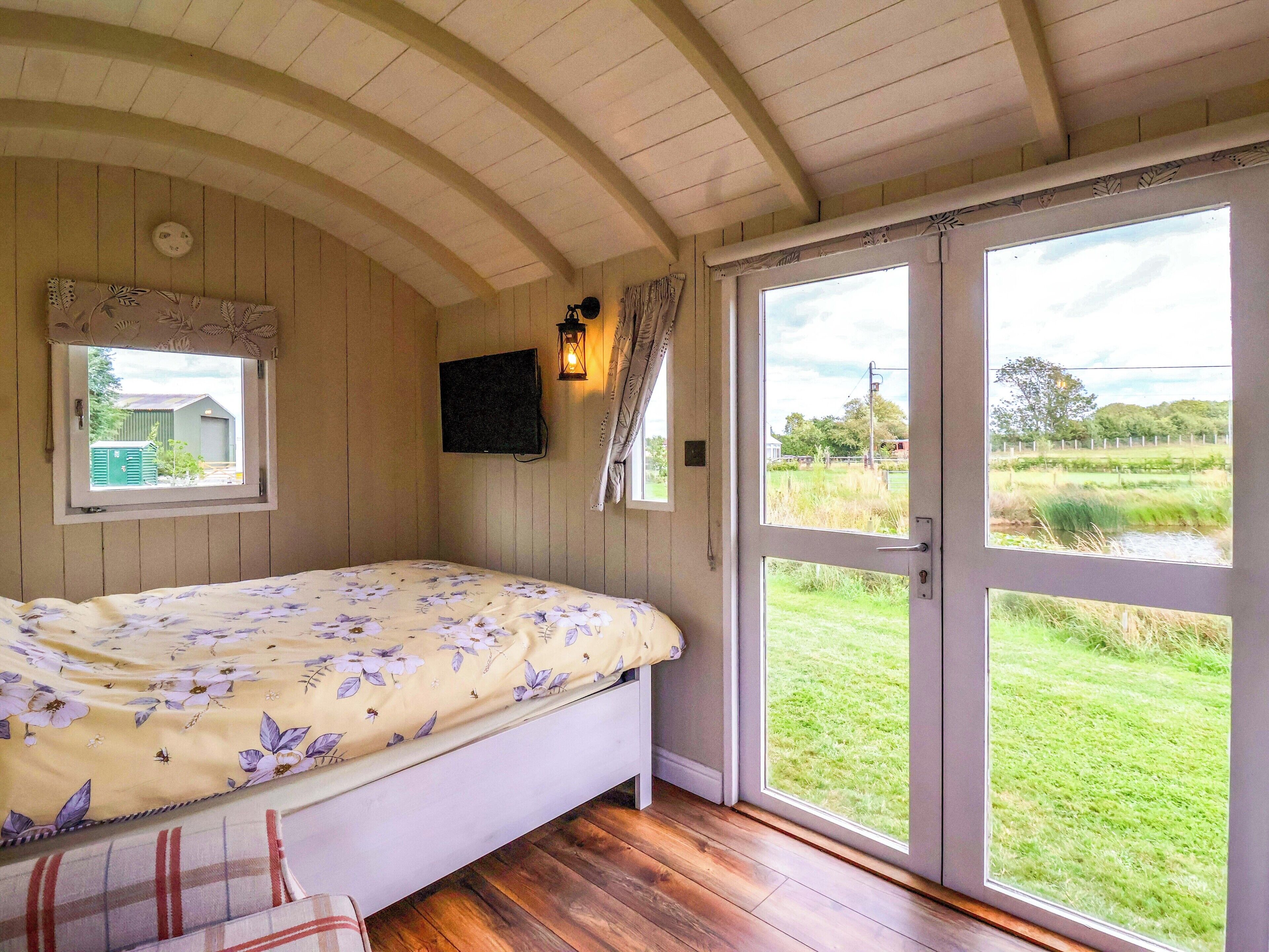 1 bedroom, individually decorated, individually furnished, free WiFi