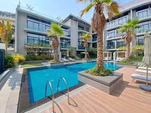 Pool - Vibrant Studio l Peaceful Retreat l Heart of JVC (Jumeirah Village Circle)