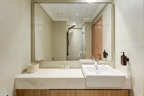 Hair dryer, towels - Chic Studio l Private Balcony l Close to Landmarks (Meydan)