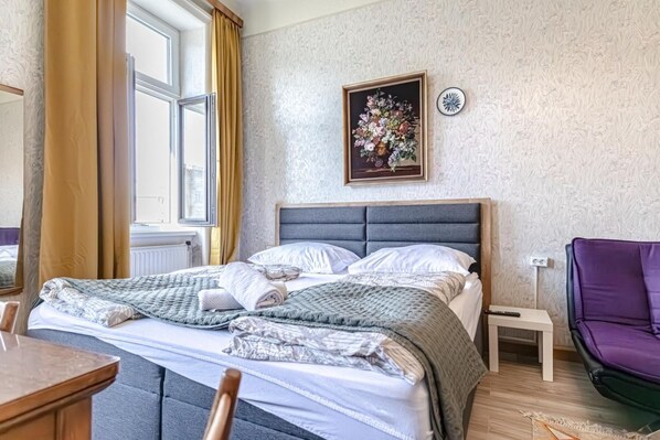 2 bedrooms, WiFi, bed sheets