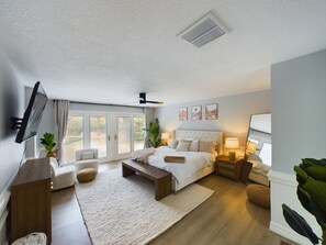 5 bedrooms, iron/ironing board, WiFi, bed sheets