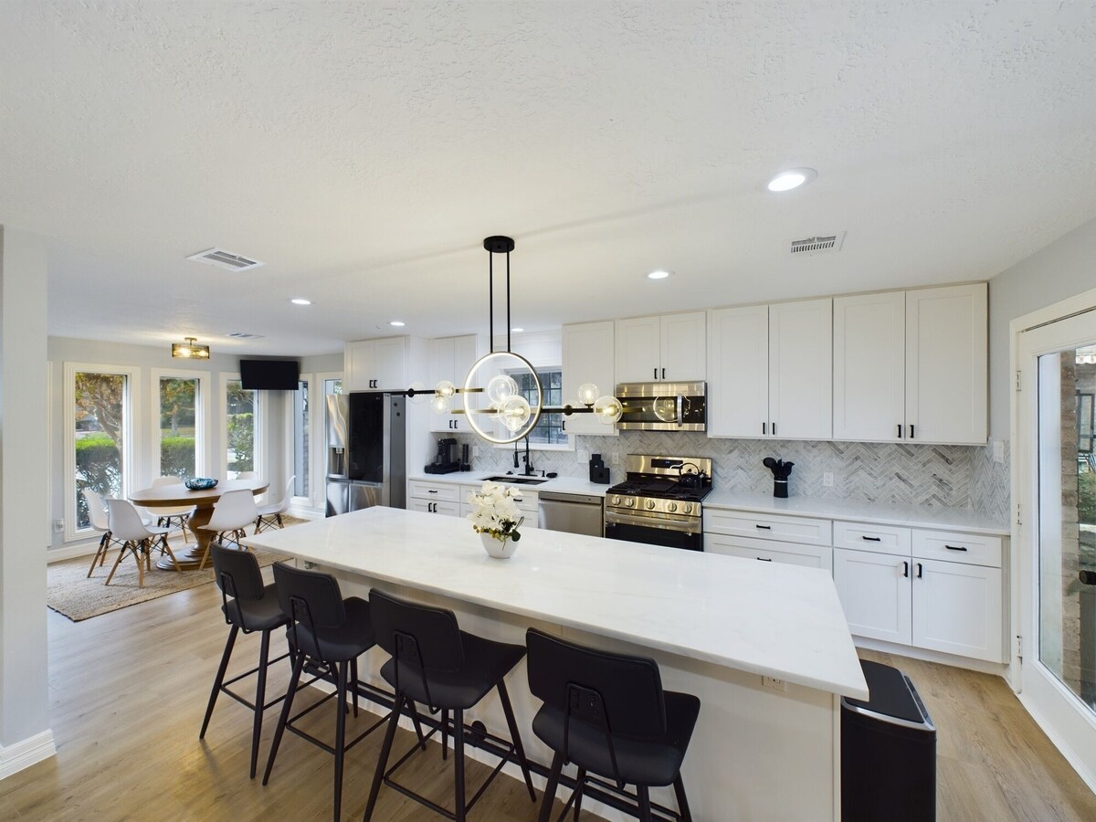 Photo 14 of Buckle & Boots BNB - 20 minutes to downtown + pool