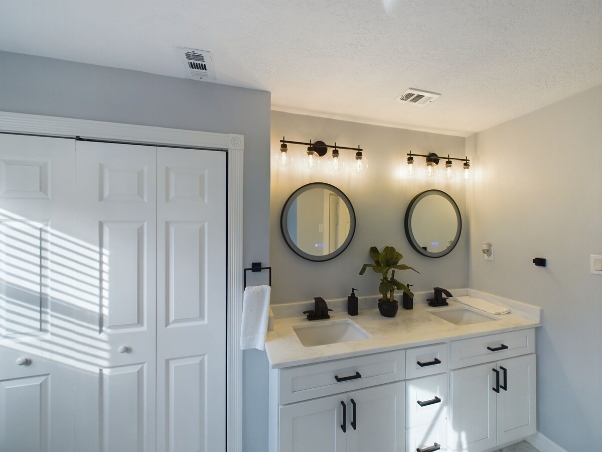 Photo 23 of Buckle & Boots BNB - 20 minutes to downtown + pool