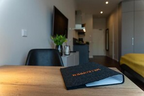 Deluxe Double Room | Desk, laptop workspace, free WiFi