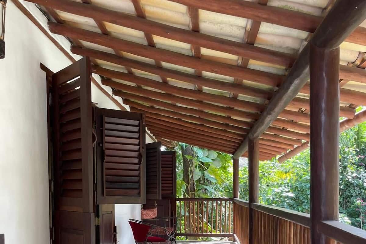 In-room safe, free WiFi