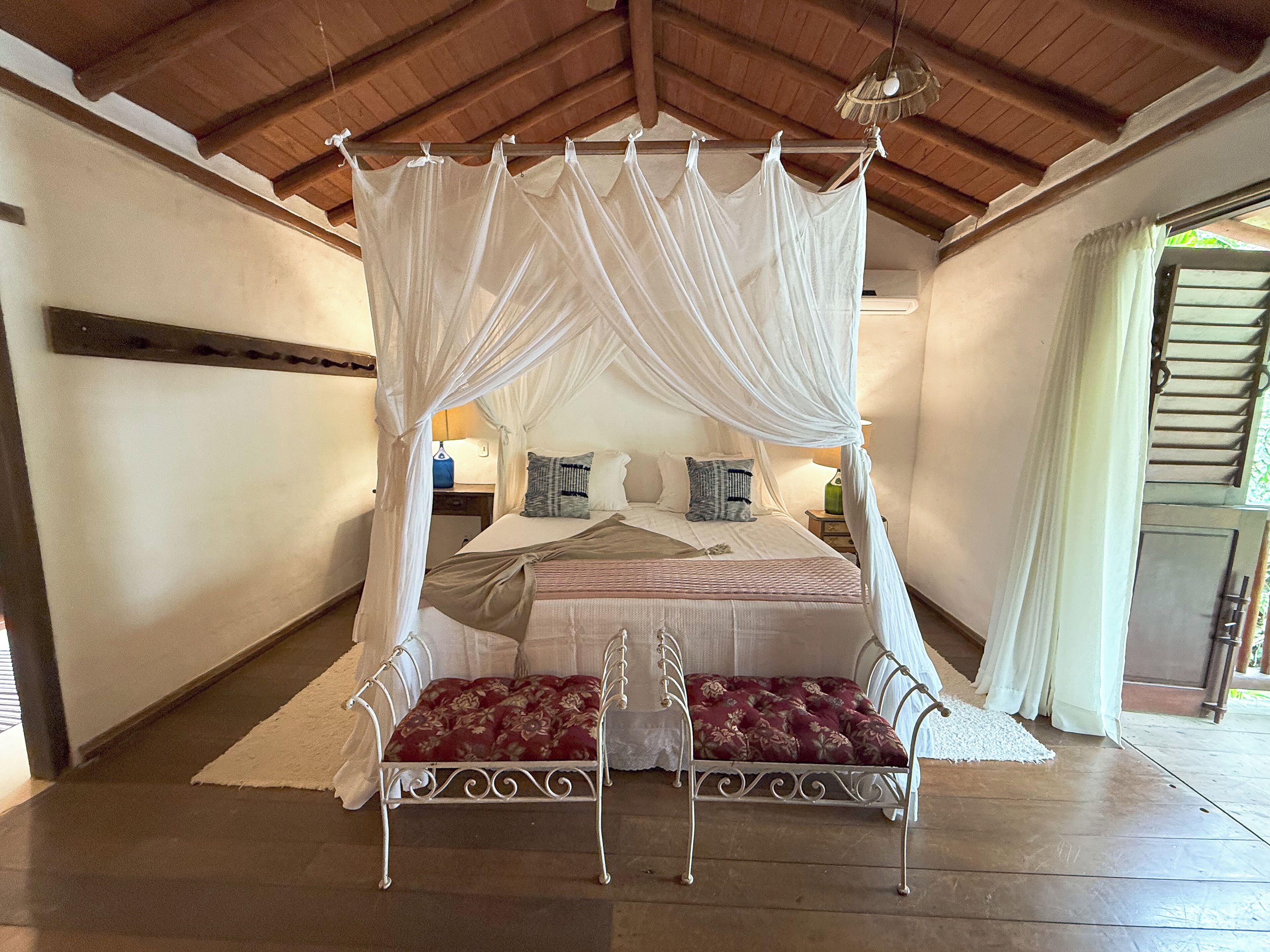 In-room safe, free WiFi