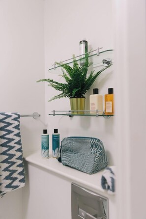 Studio, Non Smoking | Bathroom