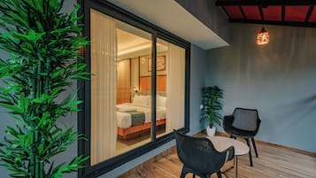 Premium Room | Hypo-allergenic bedding, minibar, individually decorated