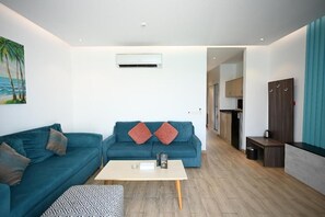 Superior Chalet, Sea View | Living area