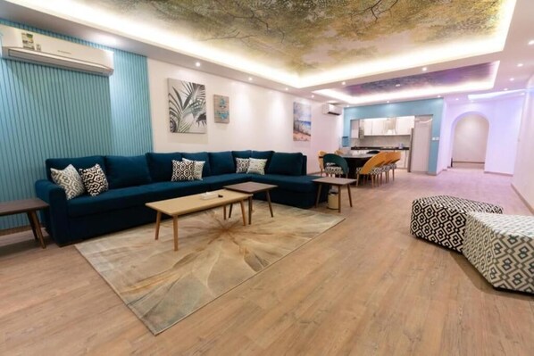 Standard Chalet, 1 Bedroom | Living area