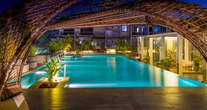 Coastal Grandeur by Da Alohas