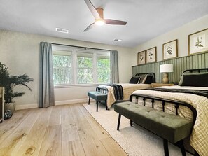 3 habitaciones, escritorio, tabla de planchar con plancha y wifi gratis 