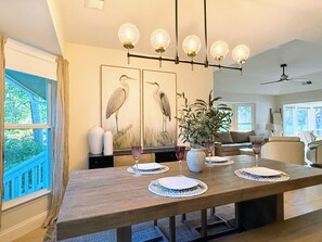 Dining - Lux King Bed, Free Daily Golf, Heated/Cooled Pools, Free Bikes, Parris Is, Gated (Okatie)