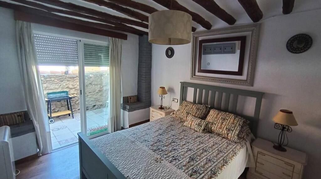 5 dormitorios, tabla de planchar con plancha, wifi gratis y ropa de cama