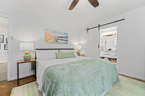 3 chambres, fer et planche à repasser, Wi-Fi, draps fournis
