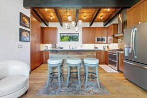 Fridge, microwave, oven, stovetop - Your next Adventure starts here! Spacious 5-bedroom house in charming Edwards (Edwards)